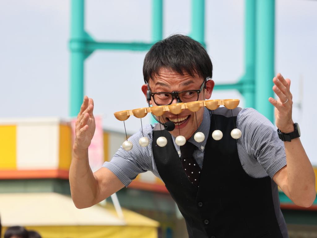 大道芸人パフォーマーたっきんショー風景⑤