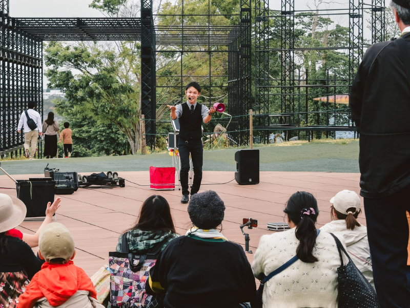 大道芸人パフォーマーたっきんショー風景①