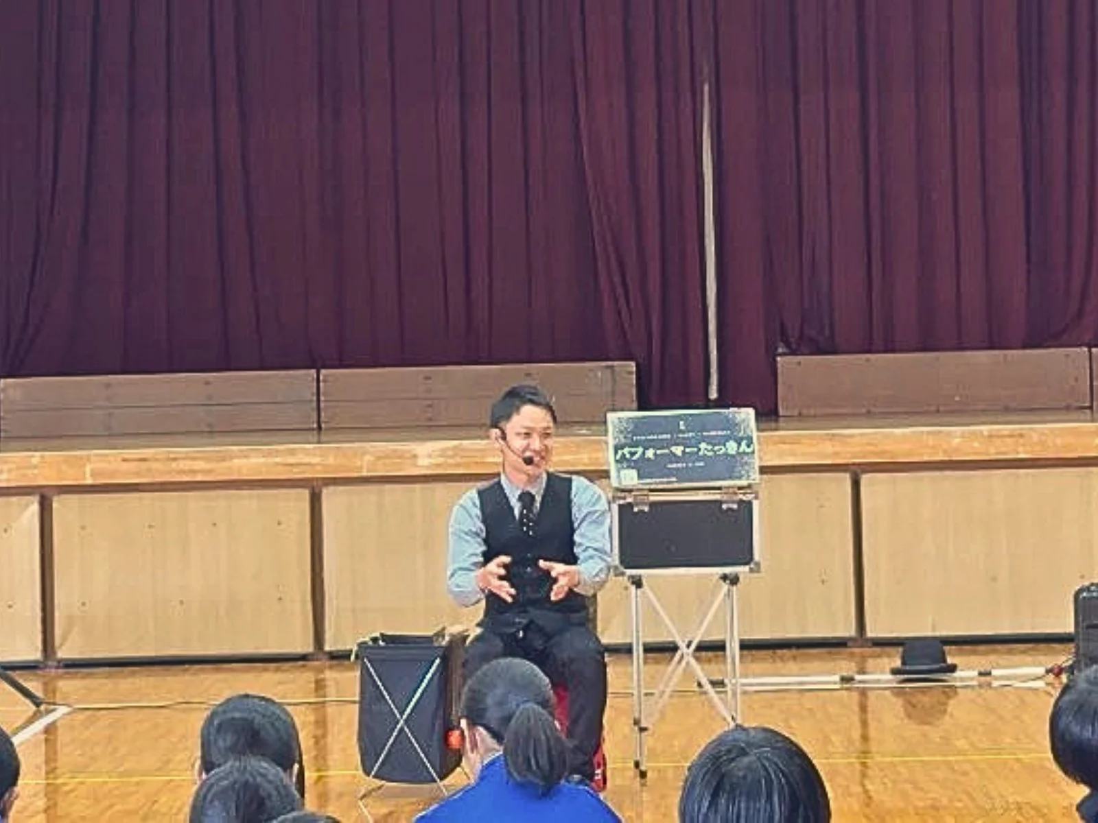 学校での講演会の様子