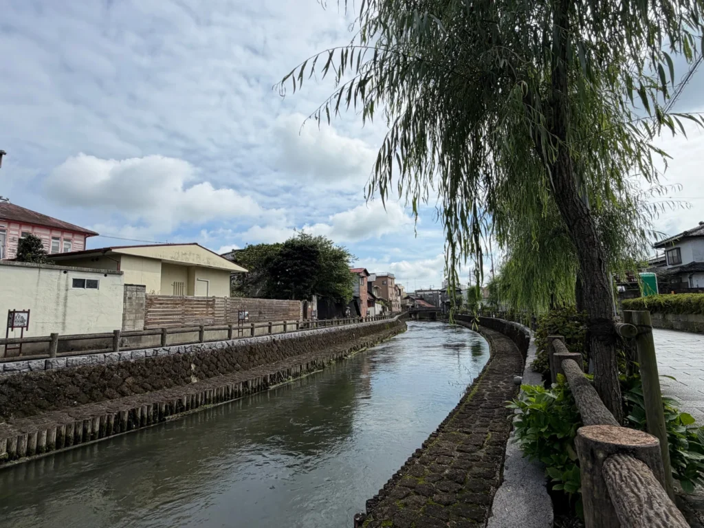蔵の街巴波川-たっきん